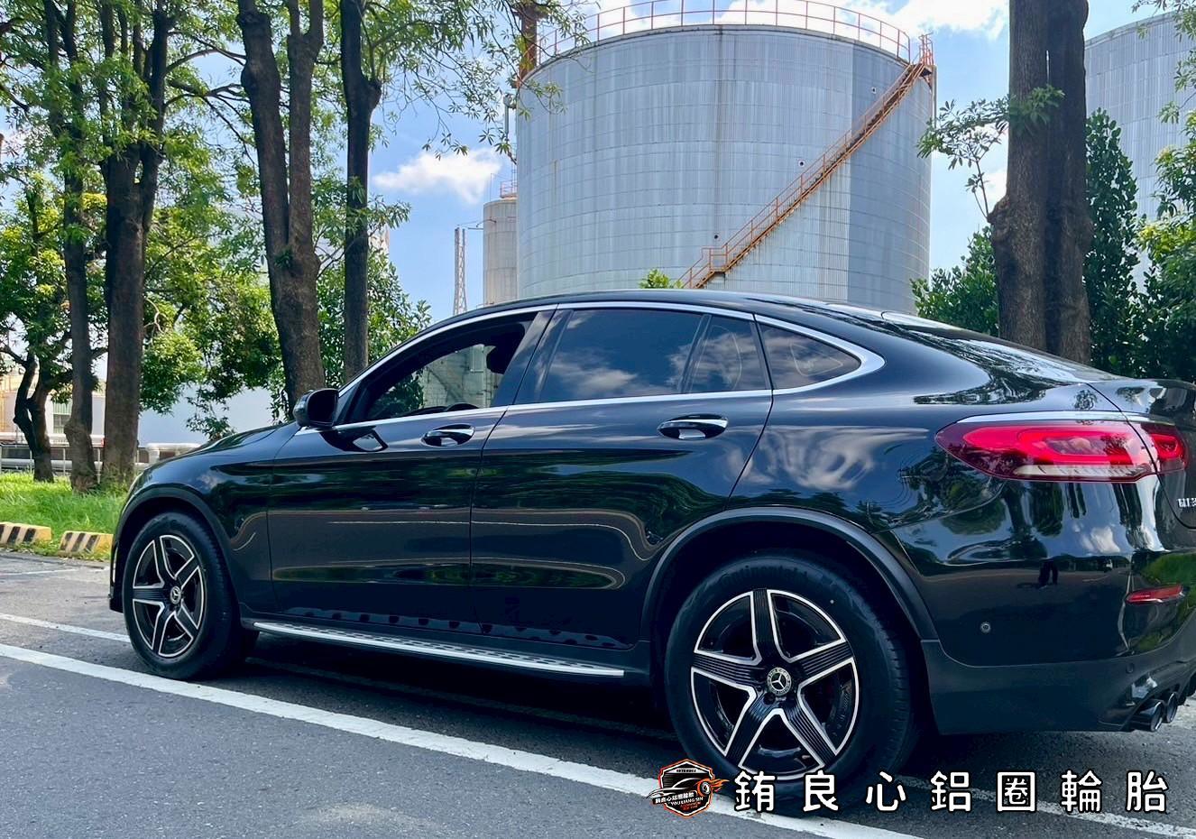 恭喜Benz GLC300車主升級更換AMG原廠夜色GLC C254 X254大框胎一套的第7張圖片